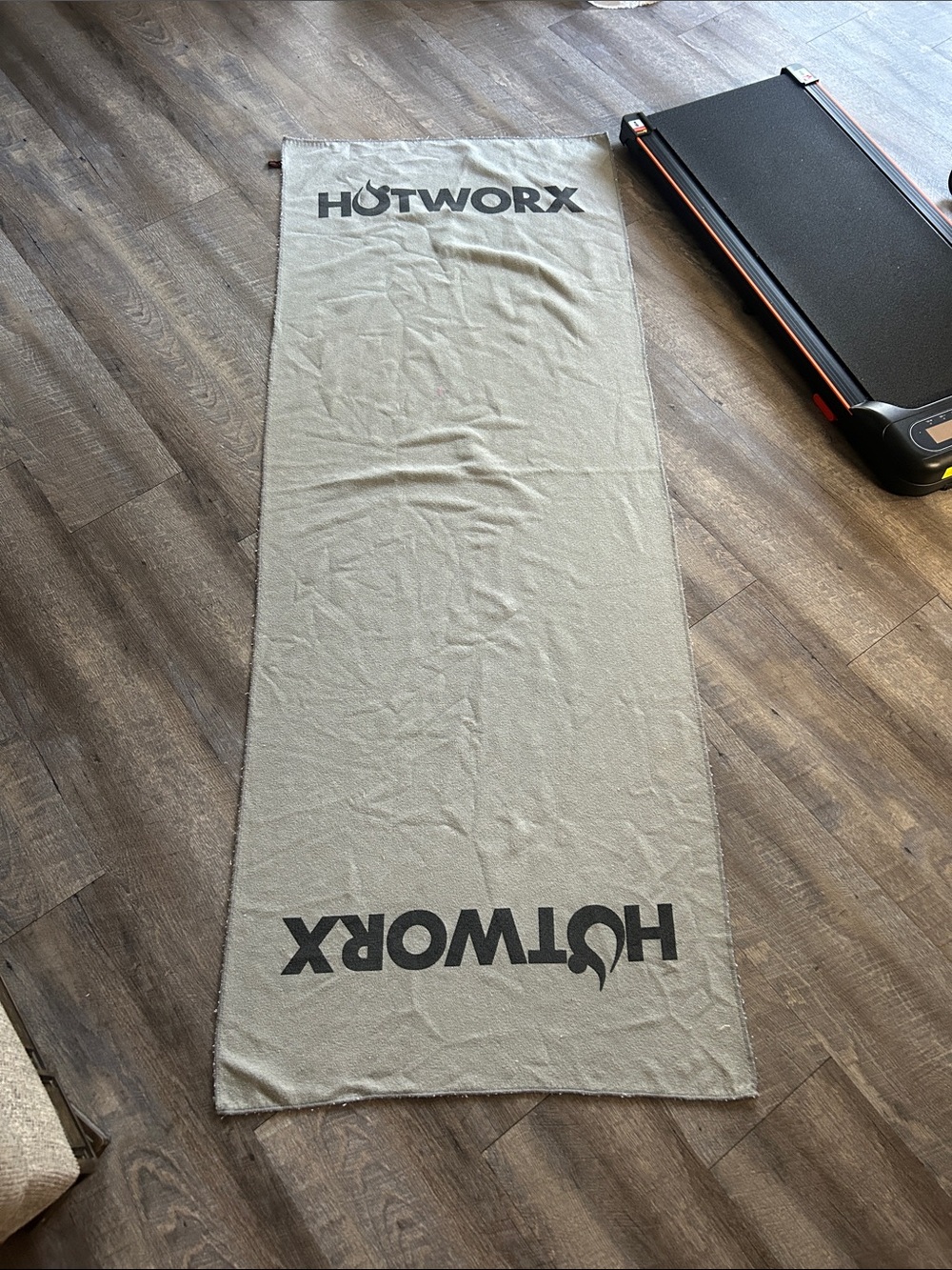 Hotworx Towel - Picture 4 of 4